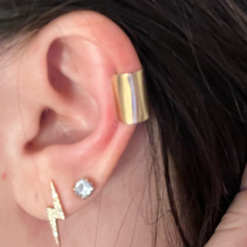 Gold ear cuff